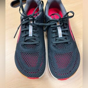 Running shoe worn a handful of times, realized we had the wrong size